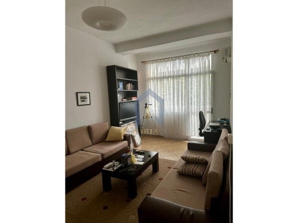 Tirane, shitet apartament 1+1+Ballkon Kati 2, 70 m² 185.000 € (Rruga E Durresit)