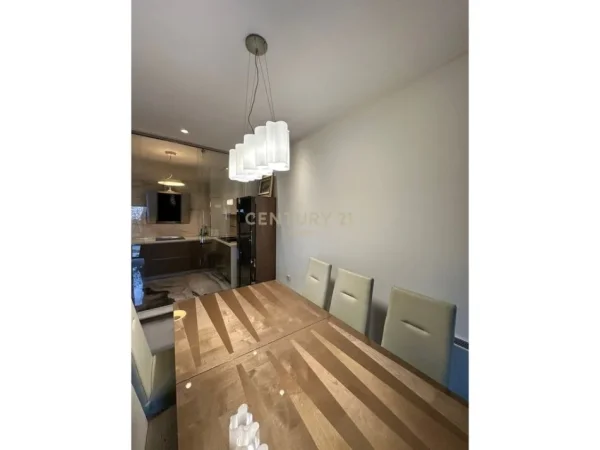Tirane, jepet me qera apartament 1+1 Kati 7, 85 m² 1.400 € (Ring Center)