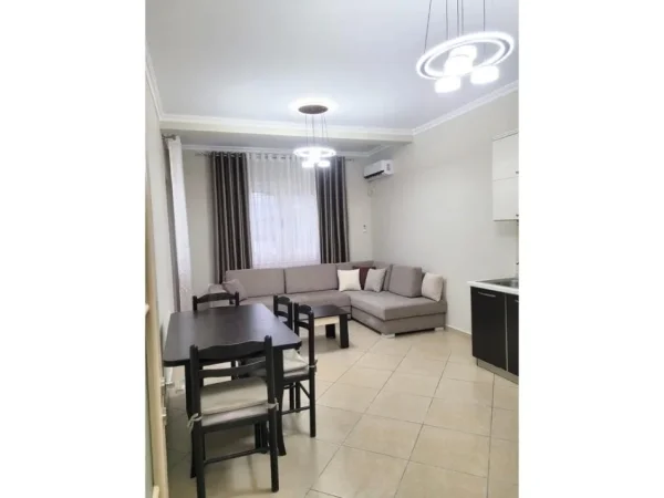 Tirane, jepet me qera apartament 1+1 Kati 3, 70 m² 500 € (Kodra e Diellit)