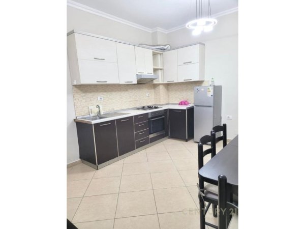 Tirane, jepet me qera apartament 1+1 Kati 3, 70 m² 500 € (Kodra e Diellit)