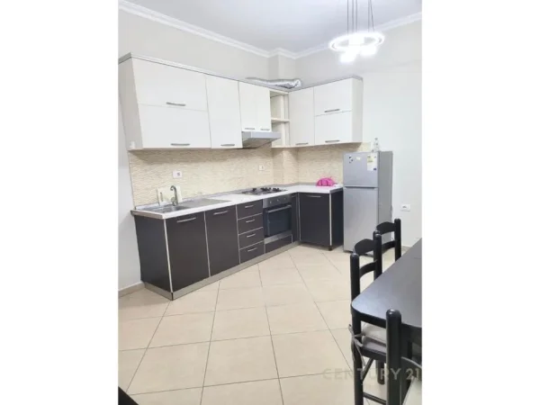 Tirane, jepet me qera apartament 1+1 Kati 3, 70 m² 500 € (Kodra e Diellit)