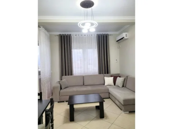 Tirane, jepet me qera apartament 1+1 Kati 3, 70 m² 500 € (Kodra e Diellit)