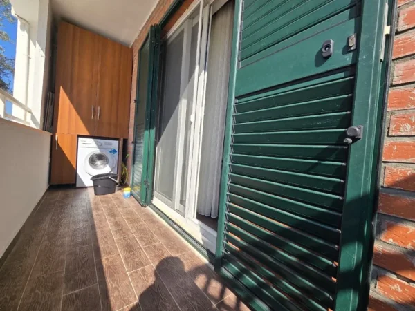 Tirane, jepet me qera apartament 1+1 Kati 1, 600 €
