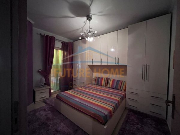 Tirane, jepet me qera apartament 2+1 Kati 4, 90 m² 700 € (Rruga e Barrikadave)