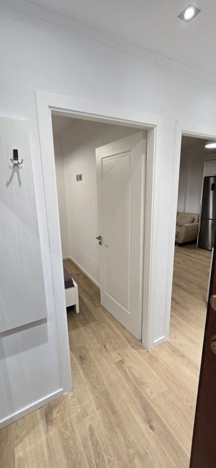 Tirane, jepet me qera apartament 1+1+Ballkon Kati 3, 65 m², 75 000 Leke (Komuna e Parisit)