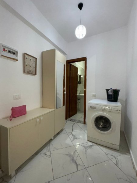 Tirane, jepet me qera shtepi 1+1 Kati 1, 75 m² 430 € (Zogu i Zi ,Kupola)