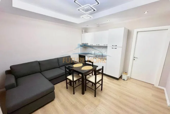 Tirane, jepet me qera apartament 2+1 Kati 1, 75 m² 900 € (Medreseja)