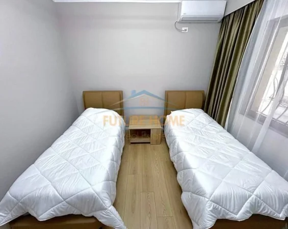 Tirane, jepet me qera apartament 2+1 Kati 1, 75 m² 900 € (Medreseja)