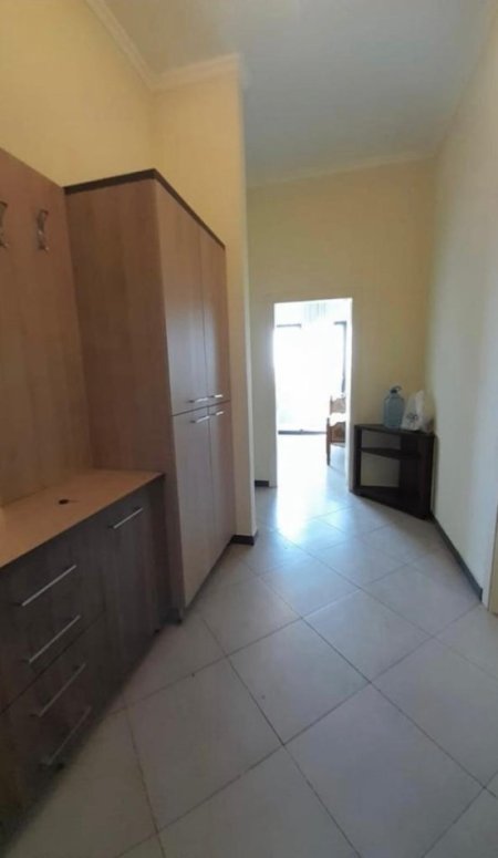 Tirane, jepet me qera apartament 2+1+Ballkon Kati 8, 90 m² 500 € 
