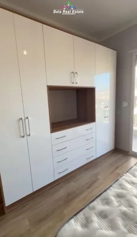 Tirane, shes apartament 2+1+Ballkon Kati 5, 103 m² 125.000 € (bulevardi blu)