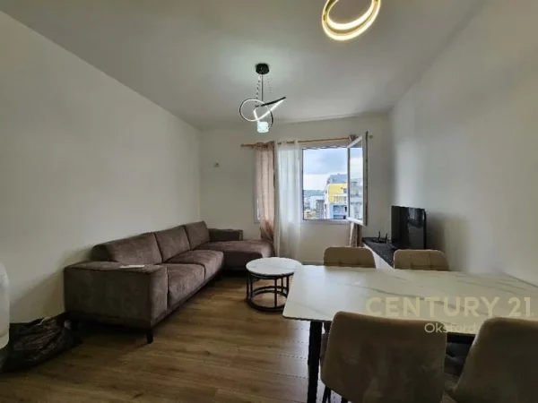 Tirane, jepet me qera apartament 3+1 Kati 9, 104 m² 700 € 