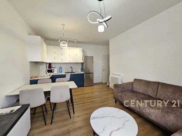 Tirane, jepet me qera apartament 3+1 Kati 9, 104 m² 700 € 