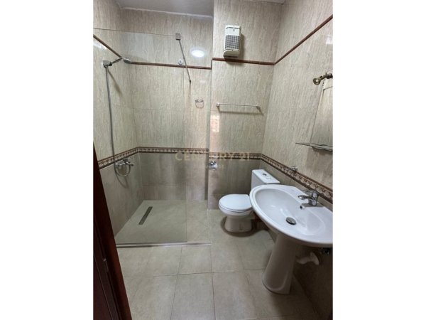 Tirane, jap me qera zyre Kati 4, 120 m² 750 € 