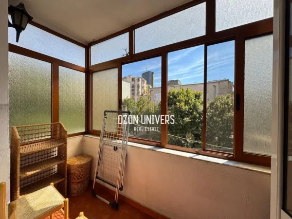 Tirane, jepet me qera apartament 2+1+Ballkon Kati 3, 60 m² 600 € (Rruga Fortuzi)
