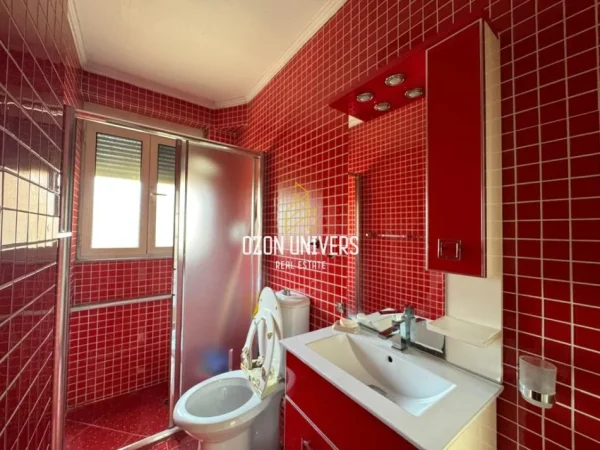 Tirane, jepet me qera apartament 2+1+Ballkon Kati 3, 60 m² 600 € (Rruga Fortuzi)