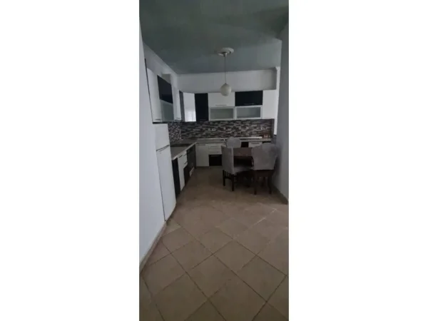 Tirane, jap me qera apartament 2+1 Kati 6, 80 m² 450 € 