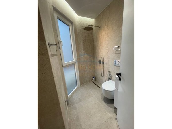 Tirane, shitet apartament 2+1+Ballkon Kati 2, 110 m² 198.000 € (Unaza e Re)