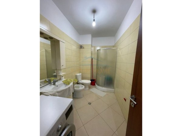 Tirane, jepet me qera apartament 1+1+Ballkon Kati 5, 70 m² 450 € (prane OZONE)  UNA58888