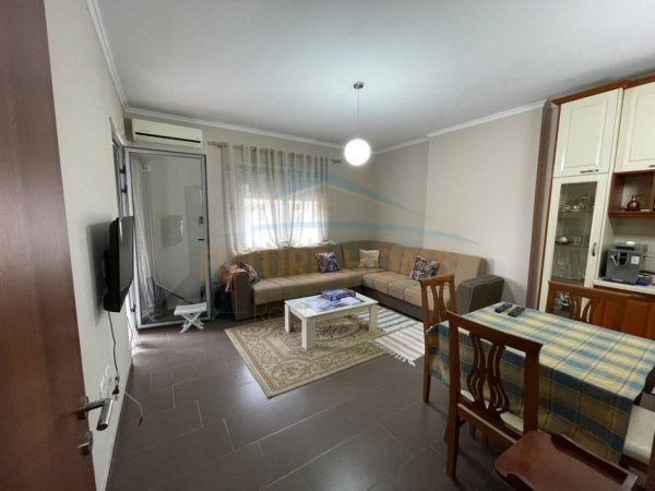Tirane, jepet me qera apartament 1+1+Ballkon Kati 5, 70 m² 450 € (prane OZONE)  UNA58888