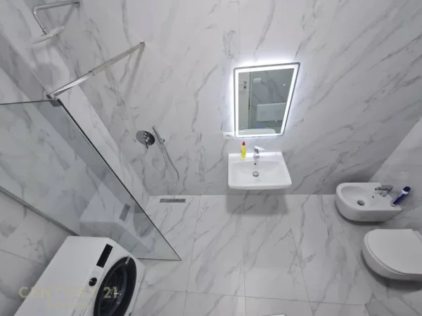 Tirane, shes apartament 1+1+Ballkon Kati 4, 60 m² 115.000 € (Rruga Pasho Hysa)
