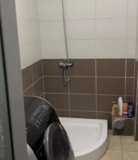 Tirane, shitet apartament 2+1+Ballkon Kati 3, 102 m² 98.000 € 