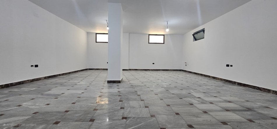 Tirane, jepet me qera ambjent biznesi Kati 0, 200 m² 3.700 € (bulevardi bajram curri)