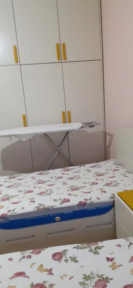 Tirane, jap me qera apartament 2+1+Ballkon Kati 3, 80 m² 610 € (afer kristal center)