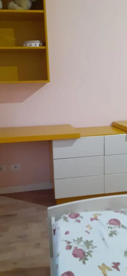 Tirane, jap me qera apartament 2+1+Ballkon Kati 3, 80 m² 610 € (afer kristal center)
