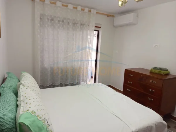 Tirane, jepet me qera apartament 2+1+Ballkon Kati 5, 71 m² 600 € (Rruga Qemal Stafa)