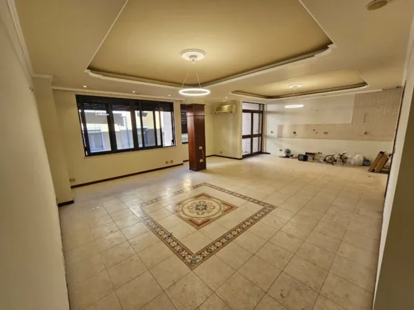 Tirane, shitet apartament 3+1+Ballkon Kati 3, 140 m² 350.000 € (Bllok)