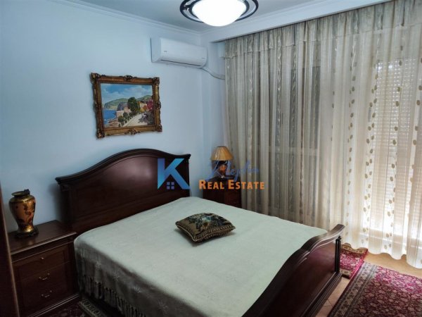Tirane, jap me qera apartament 2+1+Ballkon Kati 3, 90 m² 750 € (Kompleksi Delijorgji)