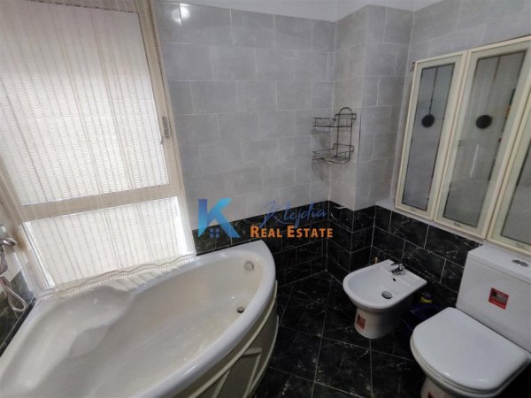 Tirane, jap me qera apartament 2+1+Ballkon Kati 3, 90 m² 750 € (Kompleksi Delijorgji)