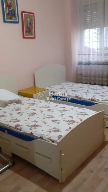 Tirane, jepet me qera apartament 2+1 Kati 3, 110 m² 600 € (Komuna Parisit)