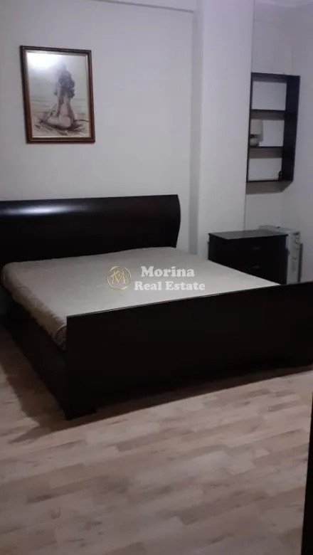 Tirane, jepet me qera apartament 2+1 Kati 3, 110 m² 600 € (Komuna Parisit)