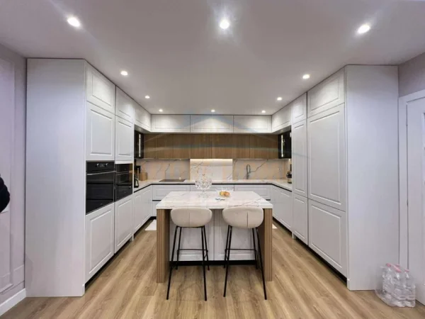 Tirane, shitet apartament 2+1+Ballkon Kati 6, 153 m² 245.000 € (Unaza e Re)