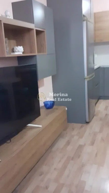 Tirane, jepet me qera apartament 2+1 Kati 3, 110 m² 600 € (Komuna Parisit)