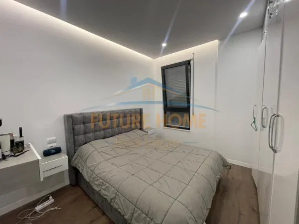 Tirane, shitet apartament 2+1+Ballkon Kati 7, 100 m² 200.000 € (Kinostudio)