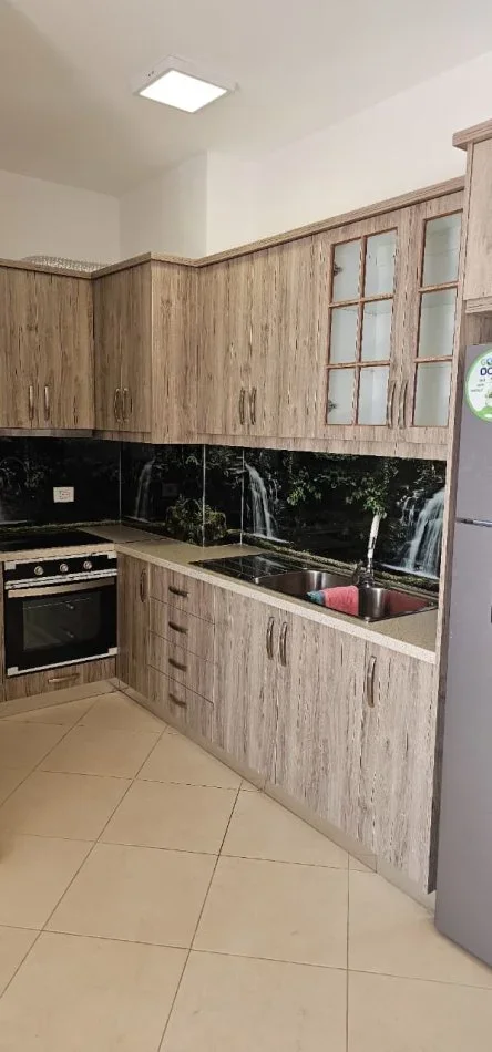Tirane, jepet me qera apartament 3+1 , 120 m² 600 € 