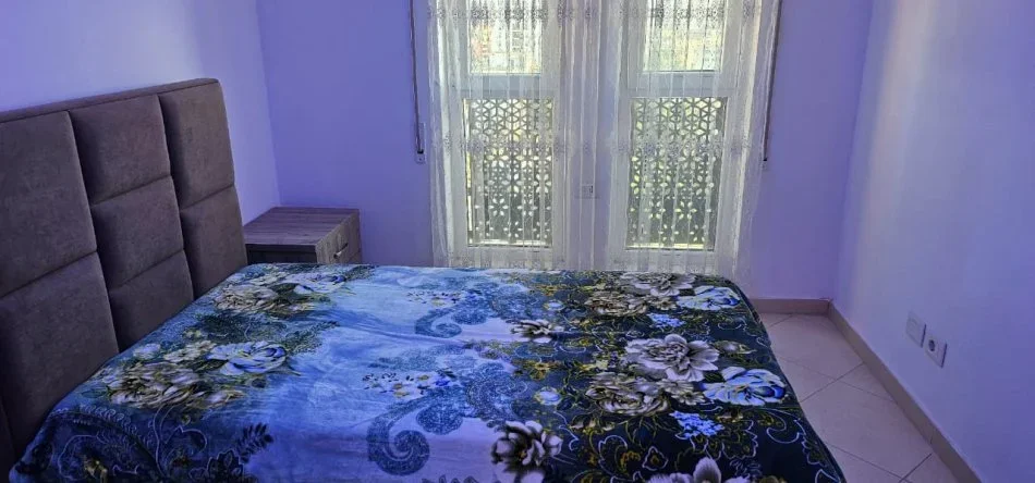 Tirane, jepet me qera apartament 3+1 , 120 m² 600 € 