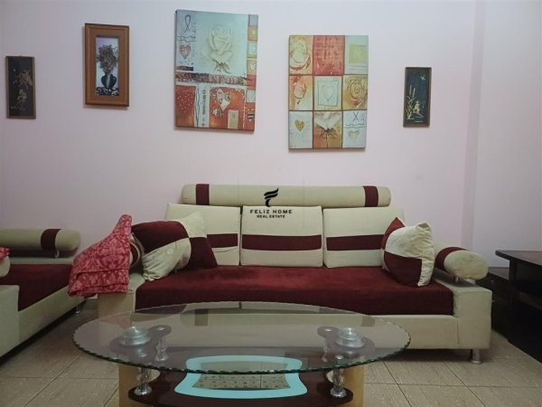 Tirane, jepet me qera 1+1 , 50 m² 400 € (ASTIR)
