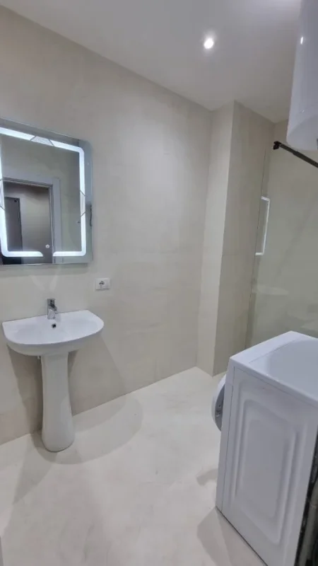 Tirane, jepet me qera apartament 1+1 Kati 7, 75 m² 530 € (don bosko)