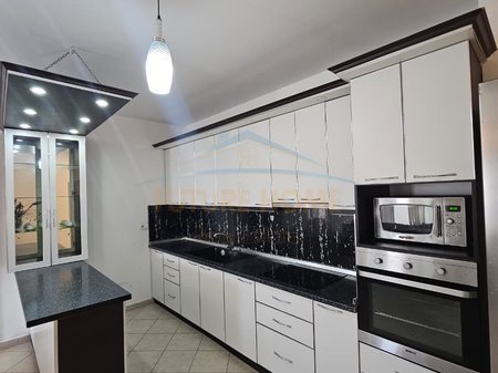 Durres, shitet apartament 3+1+Ballkon Kati 8, 111 m² 138.000 € 