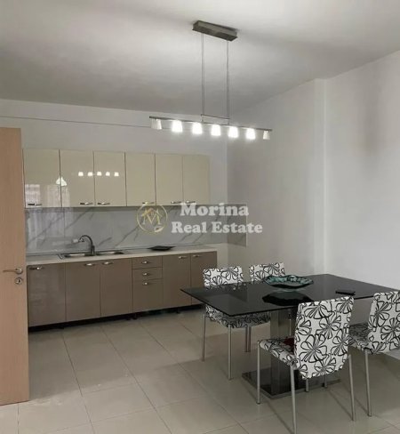 Tirane, jepet me qera apartament 3+1 Kati 6, 120 m² 500 € (Yzberisht)