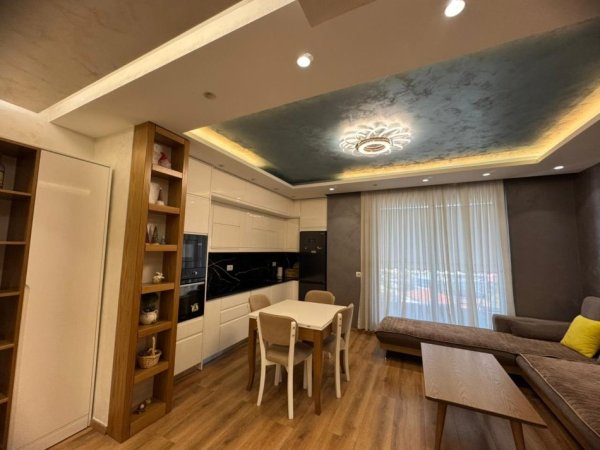 Shqiperi, jepet me qera apartament 2+1+Ballkon Kati 6, 105 m² 1.000 € (Kompleksi Turdiu)
