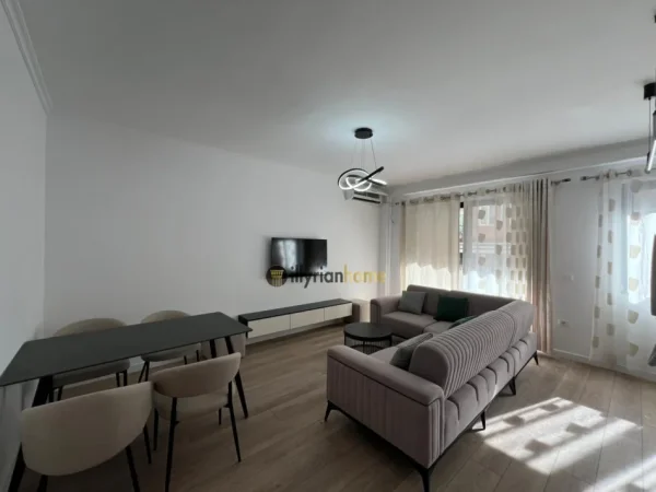 Tirane, jepet me qera apartament 2+1+Ballkon Kati 2, 90 m² 800 € (Kodra e Diellit)