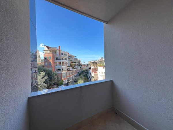 Tirane, jepet me qera apartament 2+1+Ballkon Kati 2, 90 m² 800 € (Kodra e Diellit)