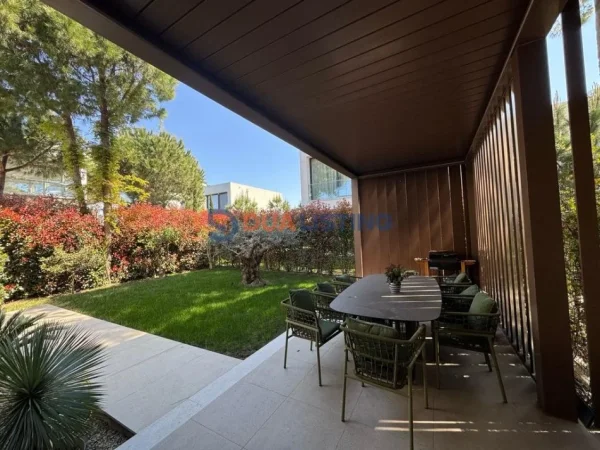 Durres, shitet Vile 3+1 , 750.000 € (Gjiri i Lalzit)