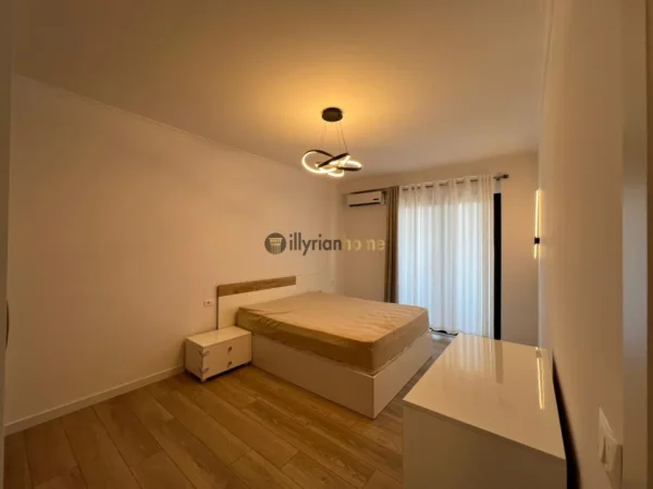 Tirane, jepet me qera apartament 2+1+Ballkon Kati 3, 90 m² 800 € (Kodra e Diellit)