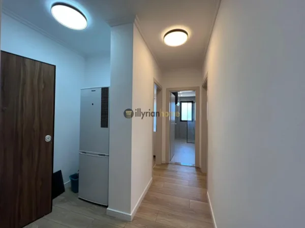 Tirane, jepet me qera apartament 2+1+Ballkon Kati 3, 90 m² 800 € (Kodra e Diellit)