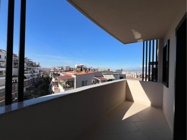 Tirane, jepet me qera apartament 2+1+Ballkon Kati 3, 90 m² 800 € (Kodra e Diellit)